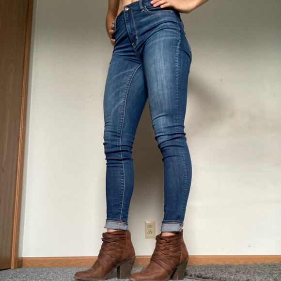 American Eagle High Waisted Skinny Jean - Picture 2 of 4